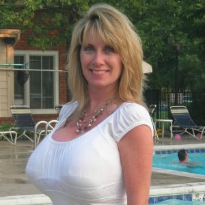 Divorcée, urbaniste, et pas le temps de niaiser Maya - rencontre-Milf-Le Mans